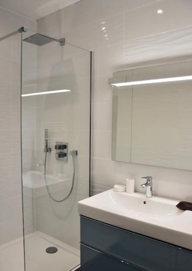 Elegant Appartement Dans Le Quartier Concorde A Paris Bagian luar foto
